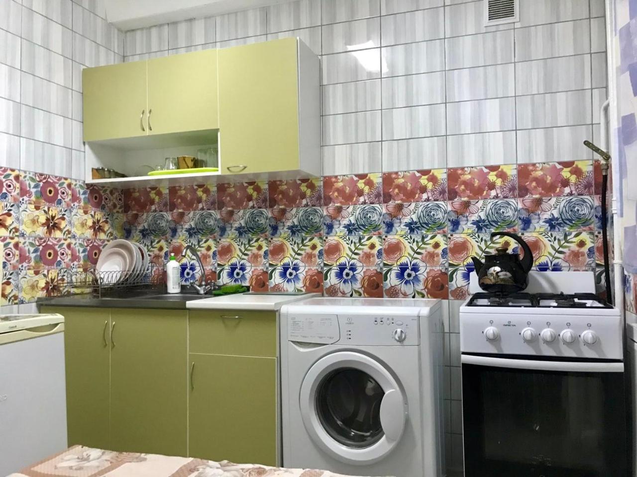Метро Кпи, Улица Борщаговская Kiew Exterior foto